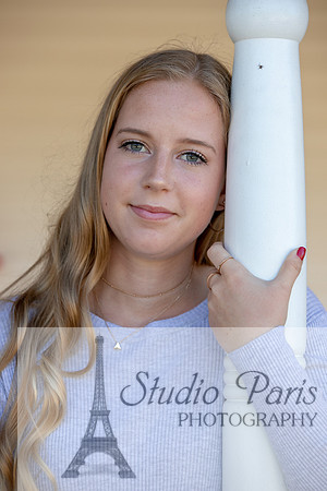 Suzi Holcomb9