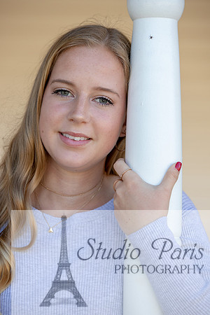 Suzi Holcomb10